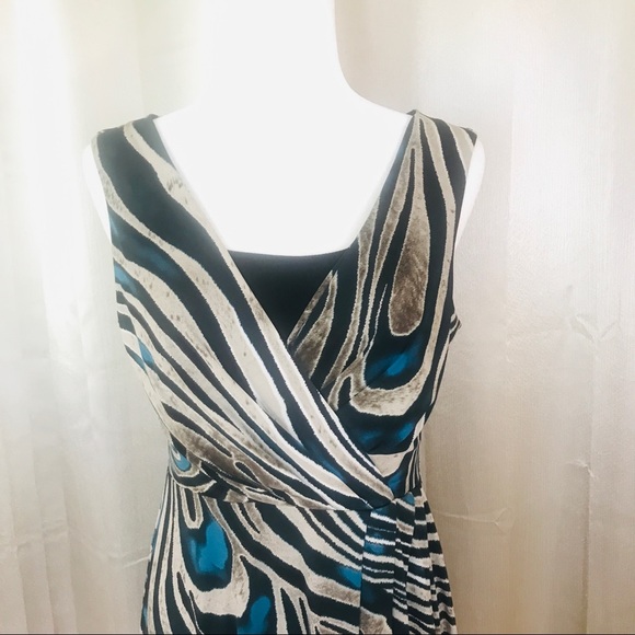 Sandra Darren Dress Size 8 Medium Asymmetrical Hem Stretch Sleeveless Striped. - Picture 6 of 15